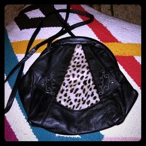 ITALBORSA Black Leather Crossbody Cheetah Accent